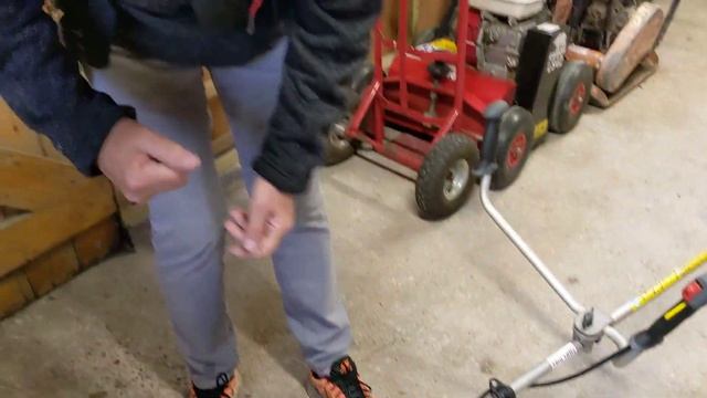 Honda 4/Stroke Strimmer Tutorial