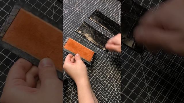 Сумка-слинг из кожи крокодила смотреть онлайн