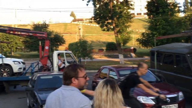 Эвакуатор не смог поднять УАЗик - Часть I смотреть онлайн