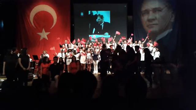 Aldemir-Atilla Konuk A.L. Korosu - İzmir'in Dağlarında Çiçekler Açar смотреть онлайн