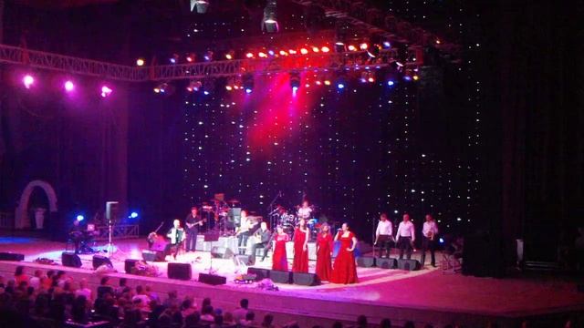 Елена Ваенга: "Желаю,чтоб вы все были ЗДОРОВЫ"... смотреть онлайн