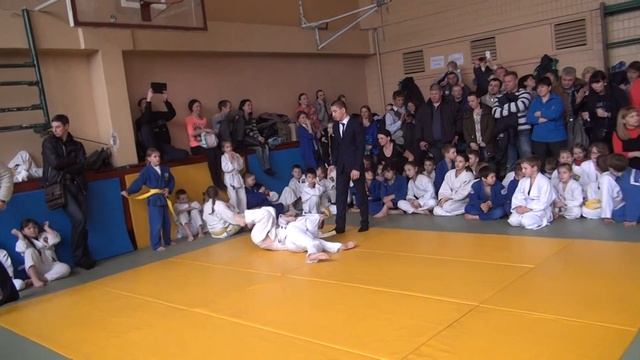 Журбенко Денис - Авраменко Андрей. +32 кг. Чемпионат КДЮСШ-14. 2008-2009 г.р. 13.03.2016. смотреть онлайн