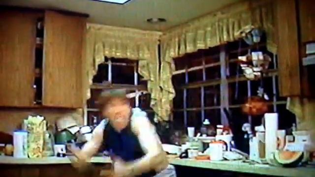 Groovy Movie Montage смотреть онлайн