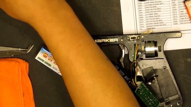 Broken Spyder Repair - E-trigger Fix by Replacing Capacitor смотреть онлайн