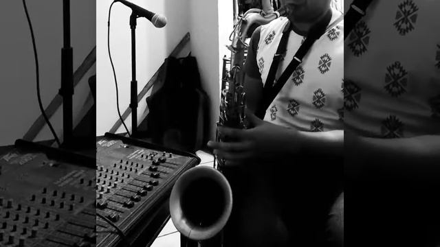 PARISIAN AMBASSADOR sax tenor смотреть онлайн