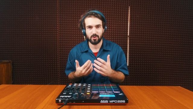 УРОКИ БИТМЕЙКИНГА: КАК ИГРАТЬ ДВУМЯ РУКАМИ? // FINGER DRUMMING смотреть онлайн