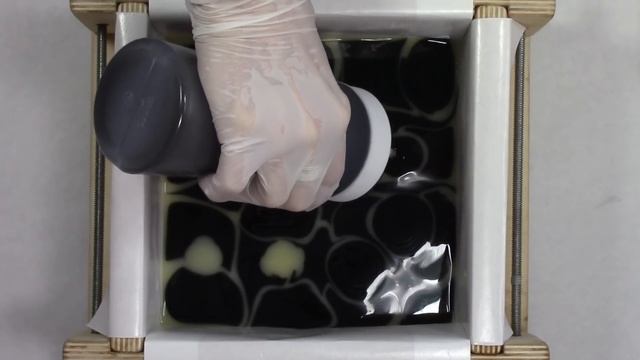 Dancing Funnel Soap Making - Soap Challenge Club смотреть онлайн