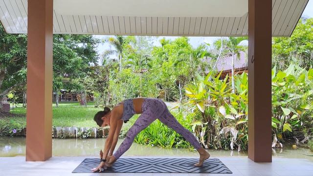 ЙОГА УТРОМ на каждый день. ПРОБУЖДЕНИЕ всего тела за 13 минут. Йога зарядка. смотреть онлайн