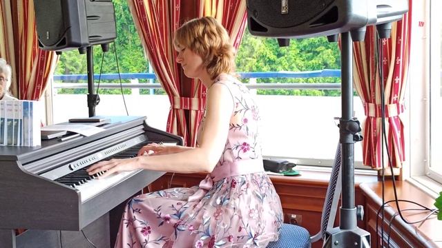 Неаполитанская песня "СКАЖИТЕ, ДЕВУШКИ, ПОДРУЖКЕ ВАШЕЙ" смотреть онлайн