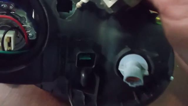 Какие фары не стоит ставить на Ланос. смотреть онлайн