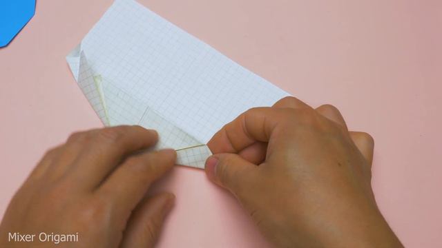 The secret of folding paper airplanes comes back. Plane Boomerang смотреть онлайн