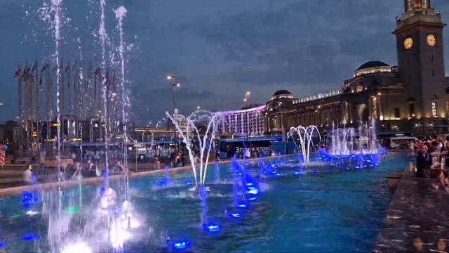Музыкальный фонтан у ТЦ Европейский. 30 августа 2022г. смотреть онлайн