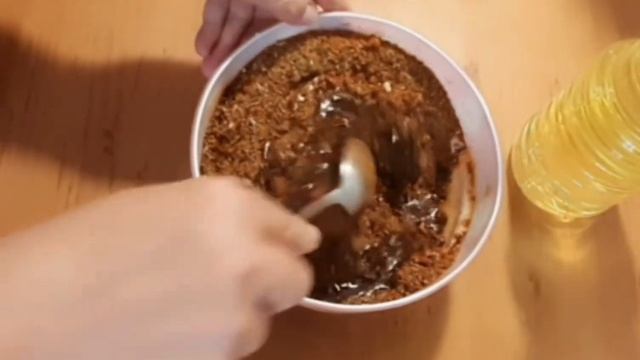 Аджика - паста из сухих специй.