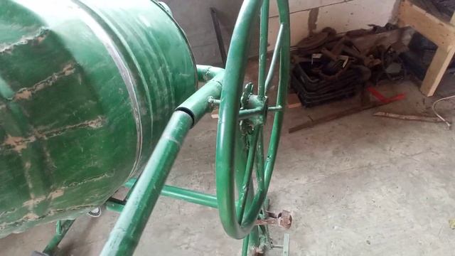 Самодельная бетономешалка из 200 литровой бочки смотреть онлайн
