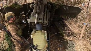 Расчёт 152-мм орудия "Гиацинт-Б"