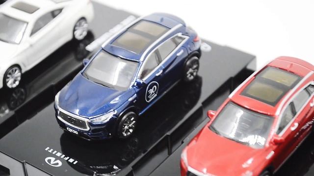 1:64 Infiniti Series Diecast Model Car смотреть онлайн