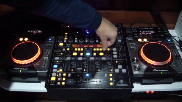 Teste Mixer Ddm4000 Behringer com par de CDJ400 Pioneer смотреть онлайн