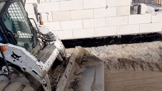 Тест вездехода Бобкэт. Бобкет погрузчик с гусеницами McLaren поверх колес. Спецтехника39 Калинингра