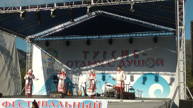 "У нашего, у Ванюшки"- фольклорный ансамбль "Ярманка" смотреть онлайн