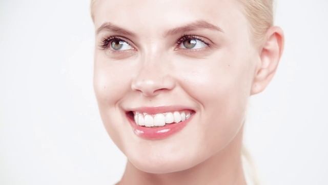 Clinique Color Pro How-to Videos: Brow-Tos смотреть онлайн