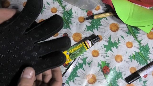 ПОДВОДНАЯ ОХОТА как легко заклеить сквозную дырку на 6мм перчатках нейлон/нейлон для подводной охоты смотреть онлайн