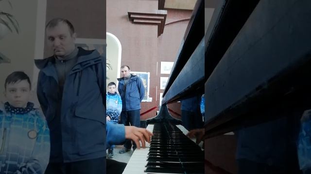 1 апреля, на Вокзале Главном: музыкальная минутка смотреть онлайн