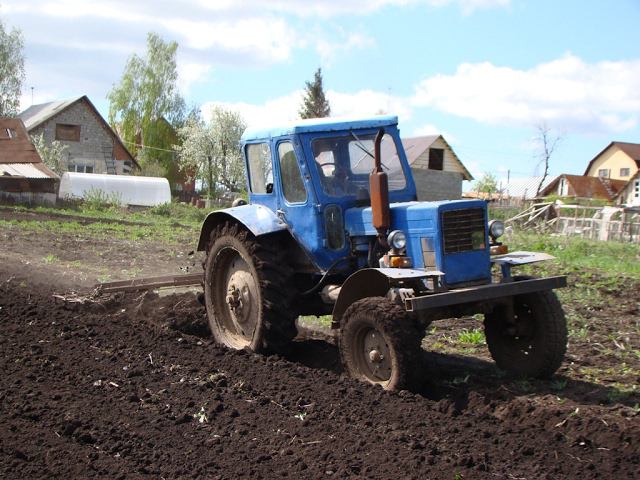 Minsk Tractor Mtz-50 Plowing /// МТЗ-50Л вспашка