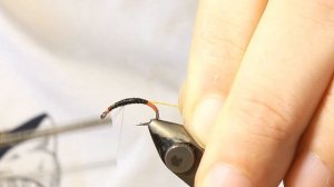 Мушка Оса / Пчела / Овод в мокром варианте - то, что нужно на хариуса и голавля!