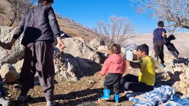 The attempt of the unfaithful father with a broken leg to establish solidarity with the first wife смотреть онлайн