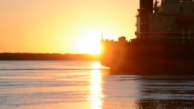 Amanece en el río Paraná смотреть онлайн