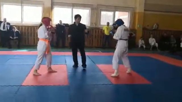 Соревнования по карте проходившие в селе Первомайка 14 апреля. Мой ,,2" бой, я с синем поясам. смотреть онлайн