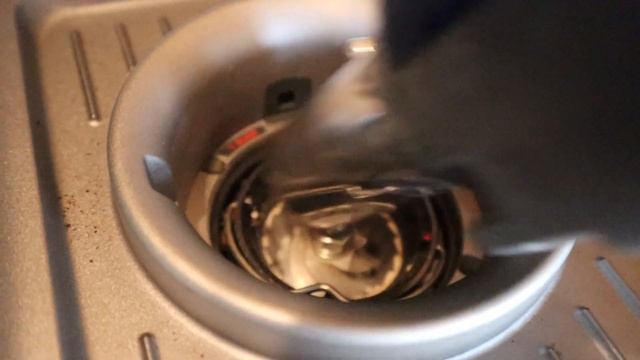 How to Clean Coffee Grinder with Rice - Breville Barista смотреть онлайн