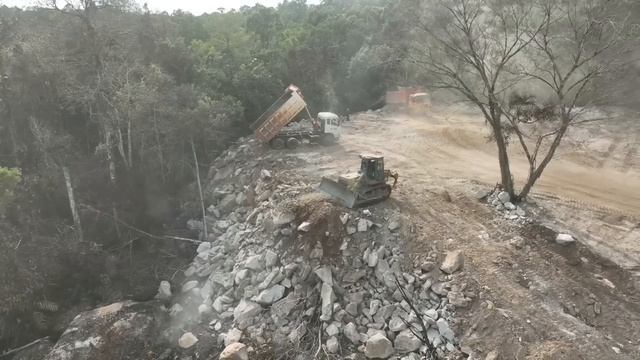 New Update Wonderful High Mountain Road Building Technology Truck Dumping Big Stone Dozer pushing смотреть онлайн