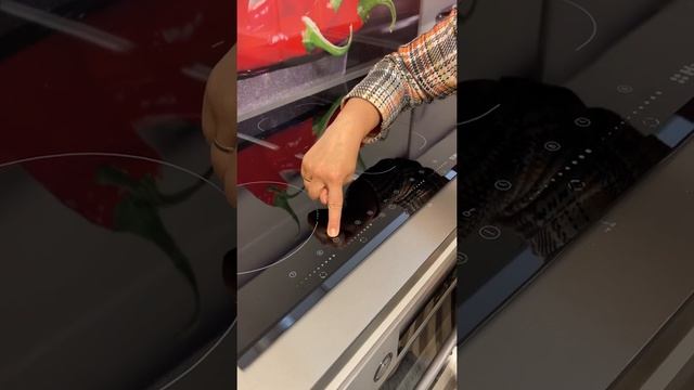 Панель конфорок индукционная Hansa BHI68621 смотреть онлайн