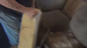 ЗЛОЙ ДЕД ломает мебель часть 1