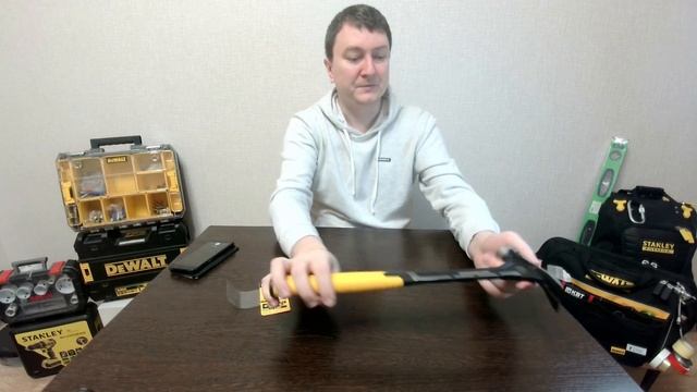 DeWALT Молоток с прямым гвоздодером DWHT0-51064, 624 г.