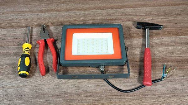 Ремонт светодиодного прожектора JazzWay