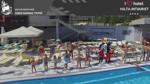 Певец Шура делится впечатлениями об Отеле Yalta Intourist смотреть онлайн