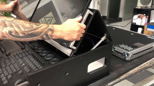 Santosom Flight Case Solution for GRANDMA3 ONPC CMD + 2Port Node 2K смотреть онлайн