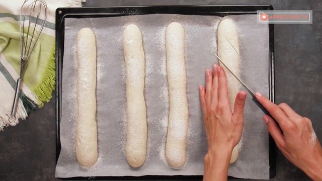 Французские багеты с воздушным мякишем и хрустящей корочкой, покорят вас навсегда!| Appetitno.TV смотреть онлайн