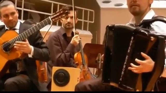 Астор Пьяццолла. Либертанго. Исполняют Айдар Гайнуллин (баян), Артем Дервоед (гитара). смотреть онлайн