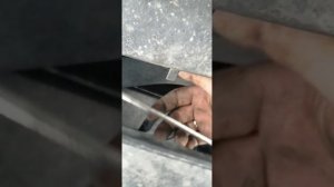 сел аккумулятор на фольксваген пассат в6 и как открыть машину и капот.