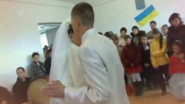 Фрагменти весілля Любомира та Іванни смотреть онлайн