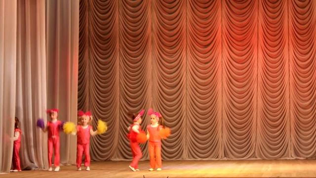 Коллектив "Капельки". Танец "Капитошка". Менделеево 29.11.2014 смотреть онлайн