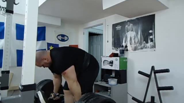 775lbs Trapbar deadlift, 5 1/2 inches off the ground (March 21st 2013) смотреть онлайн