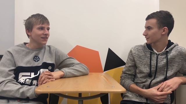 Парни пробуют отгадать "женские штучки" смотреть онлайн