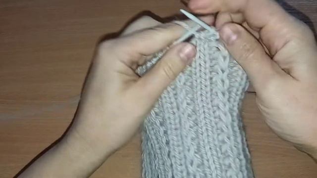 Закрытие ШАПКИ спицами красивым узором смотреть онлайн