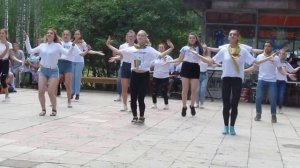 Танец вожатых под песню «Круче всех»