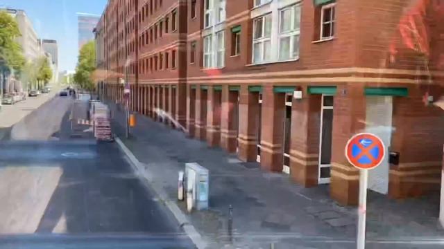 ХОРОШИЙ СПОСОБ ПОЗНАКОМИТЬСЯ С ГОРОДОМ.ДОСТОПРИМЕЧАТЕЛЬНОСТИ БЕРЛИНА С АВТОБУСА. смотреть онлайн