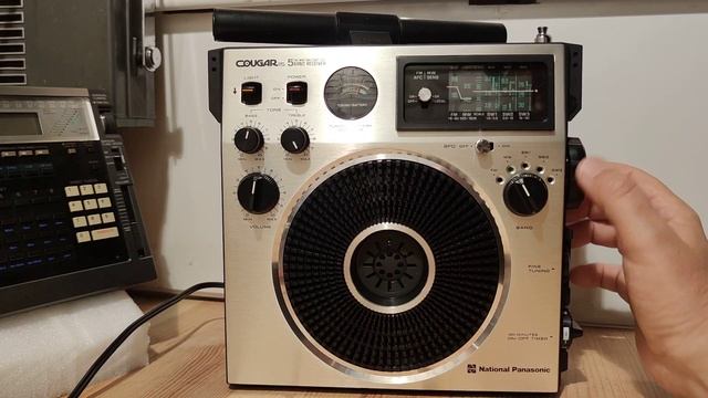 National Panasonic Cougar RF-1150. Прием на средних волнах. смотреть онлайн